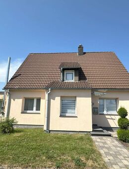 Freistehendes Einfamilienhaus mit Garage in schöner Wohnlage von Halver zu verkaufen - Halver