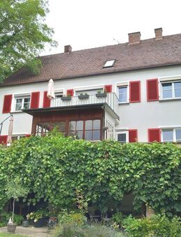 4 Zimmer Wohnung mit zwei Terrassen, Wintergarten, Freisitz zum Garten und Garage - Nördlingen