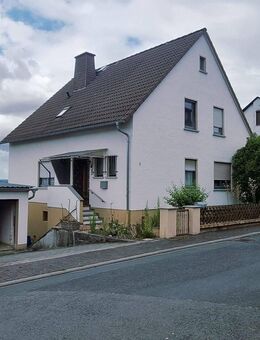 Hünfelden-Ohren: Einfamilienhaus mit Garage und Garten in ruhiger Lage - Hünfelden