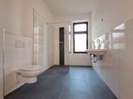 Bestlage - Erstbezug nach Sanierung: 2-Raum-Wohnung mit geh. Innenausstattung - Zwickau Zentrum