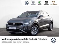 VW T-Roc, 1.0 TSI Life, Jahr 2023 - Berlin