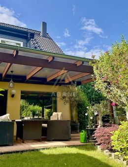 Kaulsdorf: Doppelhaushälfte mit überdachter Terrasse, Sauna und Carport - Berlin