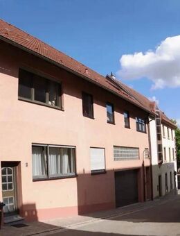 Einfamilienhaus mit Einliegerwohnung + ausbaufähigem Dachgeschoss + große Doppelgarage - Eppingen