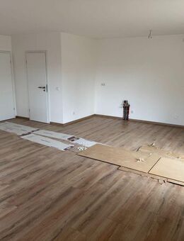 Neubau 3 Zimmer EG Wohnung mit Garten, Keller und 2 Tiefgarageplätze - Schmiechen