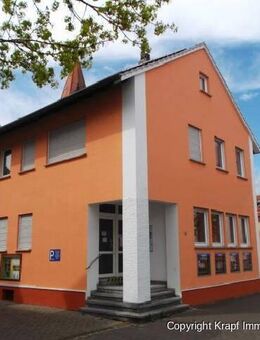 Saniertes Wohn- und Geschäftshaus in Adelsdorf Mitte - Adelsdorf