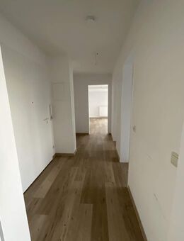 Gemütliche Etagenwohnung in Minden - 2 Zimmer, Tageslichtbad und PVC BODEN! - Minden (Nordrhein-Westfalen)