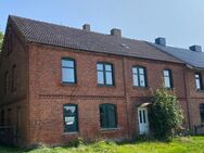 Sanierungsbedürftige Doppelhaus in Pöglitz - Gremersdorf-Buchholz