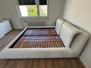 Weisses Lederbett - Bergisch Gladbach