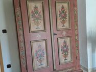 Voglauer Bauernschrank und Sekretär mit Stuhl - Aystetten