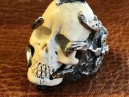 Signierter Skull Ring mit antikem Tibetischen Totenkopf Unikat - Köln