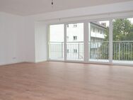 Schöne 4-Zimmer-Wohnung inkl. Balkon, Kellerraum, Abstellraum u. Carport (5-Jahresvertrag) - Stuttgart