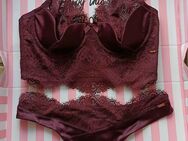 Hunkemöller Noir Nadia Set 75D 75 D BH + String 38 M Spitze Satin rot weinrot Neu - Hardheim