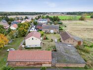 Vierseithof mit Einfamilienhaus, Ställen, großem Grundstück und angrenzendem Feld in Nuthetal - Nuthetal