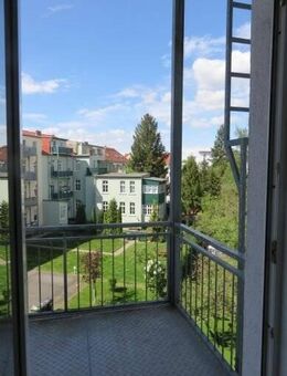 Attraktive 2 RWE mit Balkon im Altbauflair am Park Dessau - Nord zu vermieten - Dessau-Roßlau