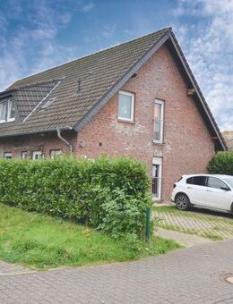 Kapitalanlage mit Zukunft - Voll vermietetes modernes und gepflegtes 3-Parteienhaus im Reihenhausstil in Bedburg-Hau - Bedburg-Hau