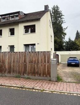 Renoviertes 3-Familienhaus in guter, ruhiger Wohnlage, Doppel-Garage, 90537 Feucht - Feucht