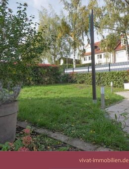 Haus-Gefühl. Ruhige Wohnlage! Maisonette mit neuen Fenstern, EBK, Gartenanteil & 2 Stellplätzen - Friedrichsdorf