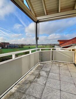 Wohnen mit Durchatmen: Helle 3-Zi-DG-Wohnung mit Weitblick in Offenbach-Rumpenheim - Offenbach (Main)