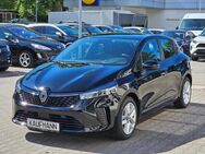 Renault Clio, 1.6 V Evolution E-TECH Hybrid 145 EU6e, Jahr 2024 - Berlin