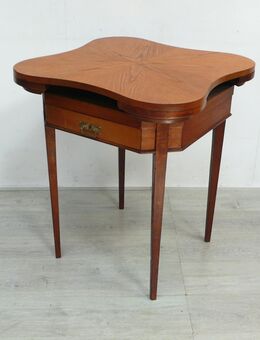 Antiker Spieltisch mit Schublade in Kleeblattform Eiche um 1900 - Sinzig