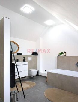 Sanierte Wohlfühlwohnung mit Stellplatz und Balkon - Altrip