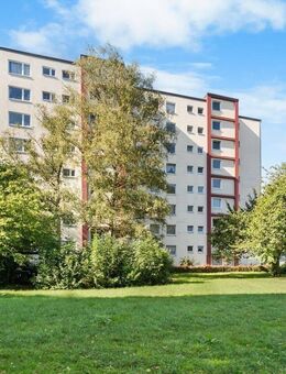 Bremen-Neustadt: Helle und moderne Etagenwohnung mit Balkon in zentraler Lage - Bremen