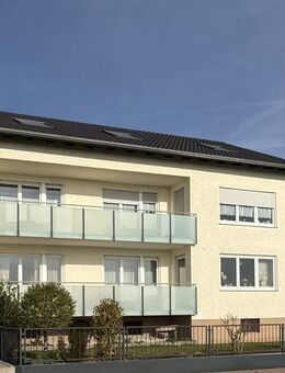 "Modernisiertes Dreifamilienhaus in Schwandorf - Perfekt für Kapitalanleger und Familien!" - Schwandorf