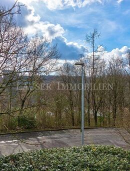 Helle 4-Zimmer-Wohnung mit Balkon in S-Hoffeld - Stuttgart