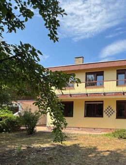 Großzügige Doppelhaushälfte mit zwei Wohneinheiten und Ausbaupotential in idyllischer, naturnaher Lage in Feldkirchen-Westerham - Feldkirchen-Westerham