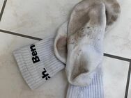 Socken getragen am Reitstall - Ulm