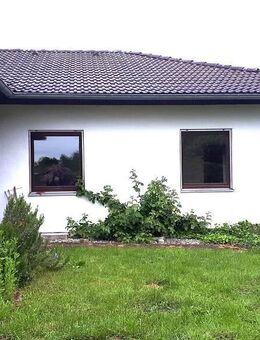 Großzügiger Bungalow in fast Alleinlage und mit viel Platz und Privatsphäre - Altenmarkt (Alz)