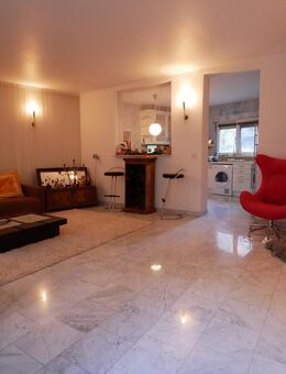 Außergewöhnliche Maisonettewohnung in ruhiger Hinterhoflage mit Kamin und Terrasse. - Karlsruhe