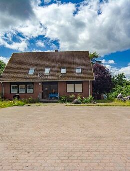 Renditepotenzial: gut vermietetes Mehrfamilienhaus mit möglichem Baugrundstück - Groß Grönau