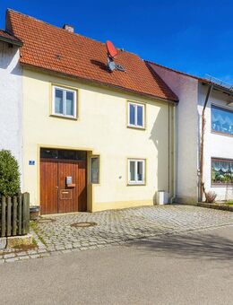 Sofort frei:Reihenmittelhaus mit Garage und Innenhof, in zentraler Lage von Siegenburg, zu verkaufen - Siegenburg