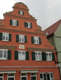 Moderne 3 Zimmer Wohnung mit großem Balkon und Einbauküche in der Innenstadt - Nördlingen