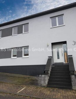 Wohnhaus mit 2 getr. Wohnungen - 67 bzw. 61 m² Wohnfl. - 577 m² Grundst. - Garten - KFZ-Stplatz - Beckingen