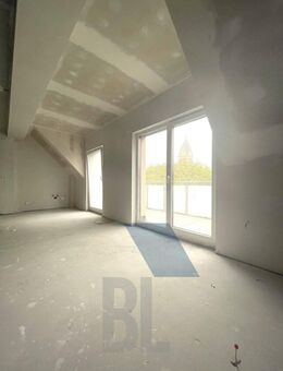 Große, lichtdurchflutete 138,55 qm Maisonette-Wohnung mit Balkon und Dachterrasse - Mannheim