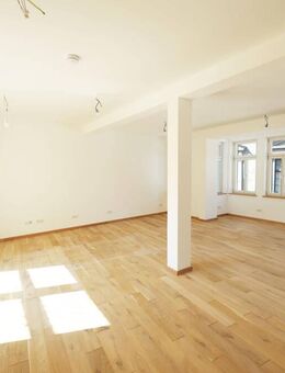 Eine echte Rarität! Traumhafte barrierefreie 3-Zimmer-Altbauwohnung mit Balkon im Coburger Zentrum - Coburg