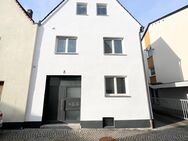 Sanierte 3 Zimmer Dachgeschosswohnung in der Innenstadt mit Dachterrasse - Neumarkt (Oberpfalz)