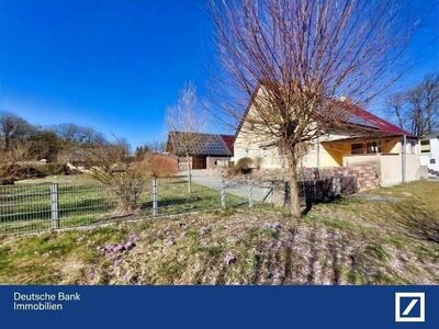 Charmante Doppelhaushälfte mit Scheune und PV-Anlage in traumhafter Naturidylle
