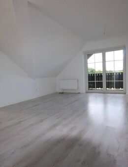 Modernisierte 3-Zimmerwohnung im Dachgeschoss! Meine Wohnung = Mein Partner! - Wolfsburg