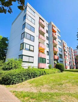 Helle, renovierte 3-Zi.-Wohnung mit Balkon im Altwarmbüchen - Isernhagen