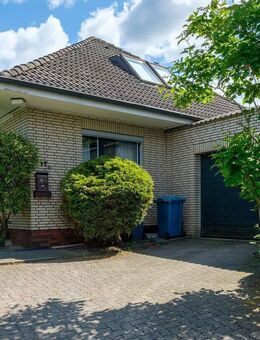 Großzügiges Landhaus mit 7 Zimmern und Schwimmbad in Stapelfeld - Stapelfeld