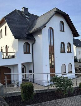 / Stilvolles Einfamilienhaus mit Einliegerwohnung in Meschede-Süd! - Meschede (Kreis- und Hochschulstadt)