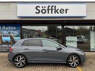 VW Golf, 1.5 Style VIII eTSI IQ Light, Jahr 2023 - Hessisch Oldendorf