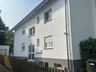 FÜR INVESTOREN 2 ETW u. ausbauf. DG, Garage und Stellplätze - Dreieich