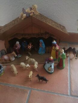 wunderschöne beleuchtete Weihnachtskrippe - Krefeld