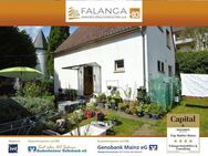 FALANGA IMMOBILIEN - EFH mit herrlich großem Garten & Garage in ruhiger Schiersteiner Ortskernlage! - Wiesbaden