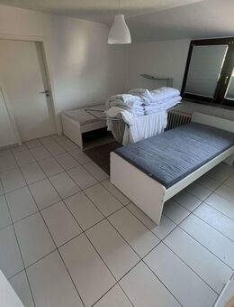 Komplett renovierte 4-Zimmer-Wohnung in ruhiger Lage - Hürth