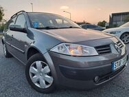 Renault Megane Grandtour Avantage 1.6 16V Klima PDC - Nauen